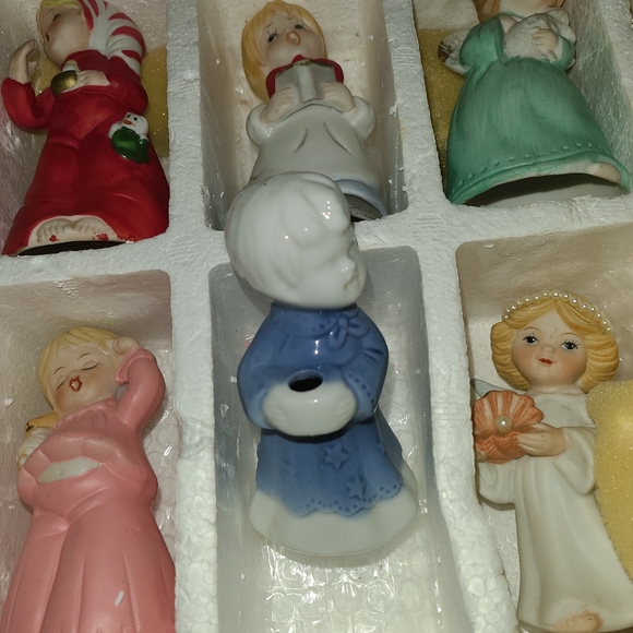 Merri-Bells collection porcelain figurines - Picture 7 of 8